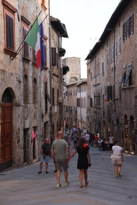 Lovely 2 Bedroom In San Gimignano Historic Center Ngoại thất bức ảnh