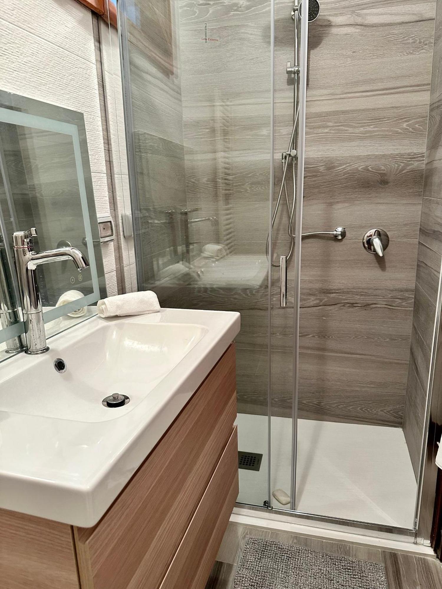 Lovely 2 Bedroom In San Gimignano Historic Center Ngoại thất bức ảnh